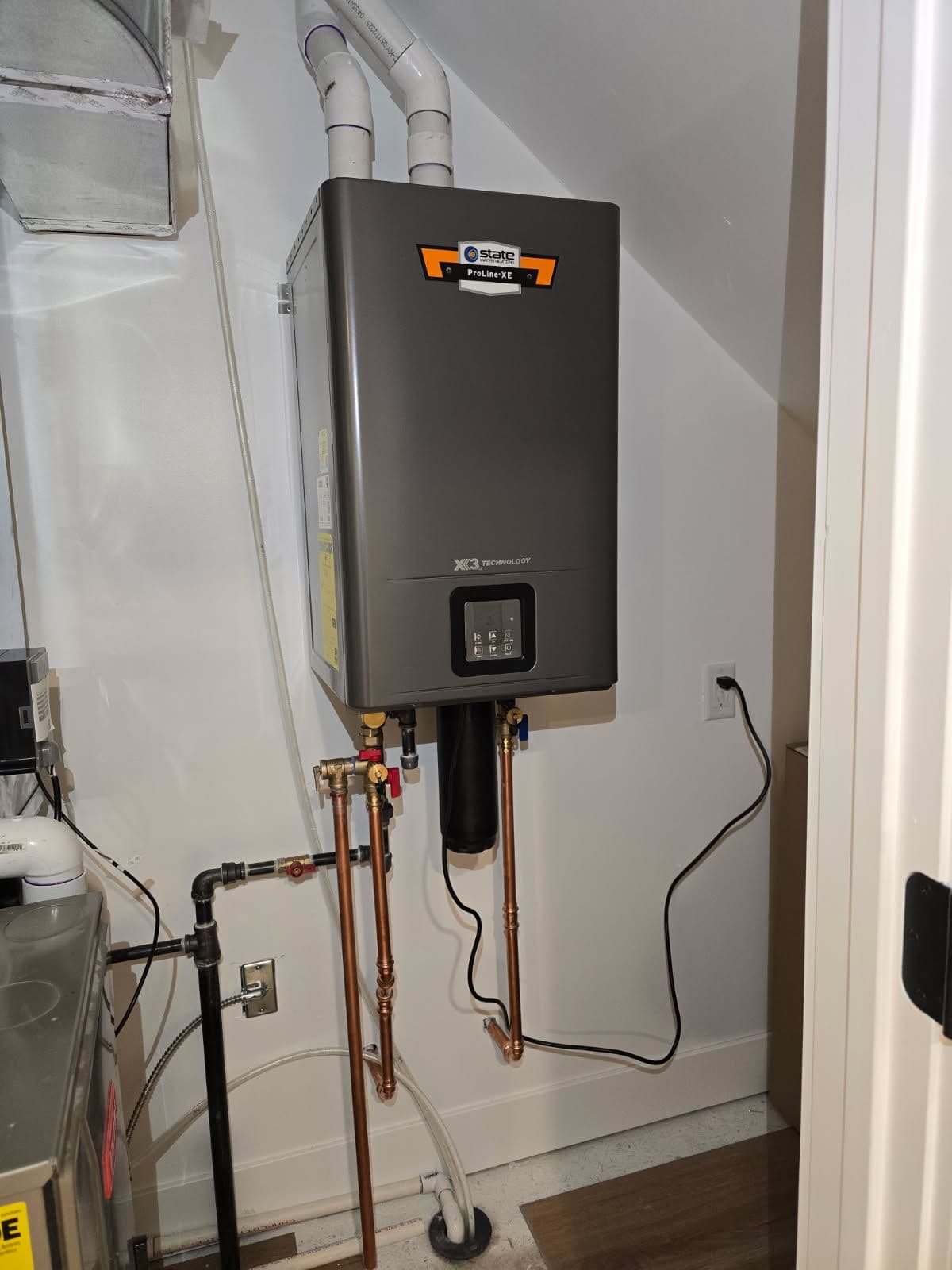 Discover the Benefits of Our ProLine XE Tankless Water Heater image